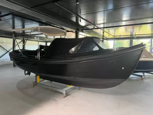 Corsiva 620 RAW met Mercury 25 pk